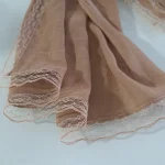 شال زنانه نخ بهاره دور گیپور نسکافه ای ابعاد 170 در 53 سانتیمتر - Image 4