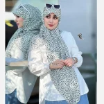 روسری نخی کاستوم طرح سپید قواره 110 دور دوخت بدون لیز خوردگی - Image 2