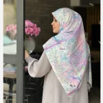 روسری نخی قواره 140 دور دوخت طرح بهار - Image 4