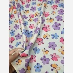 روسری نخ کاستوم طرح گل کاغذی قواره بزرگ 140x140 دور چرخ دوز کرم شیری - Image 5