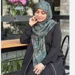 روسری نخ طرح گلشن قواره 140 زمینه سبز آبرنگی گل ریز - Image 2