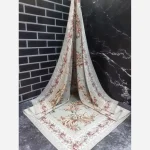 روسری زنانه نخی کاستوم طرح حنا ابعاد 140 در 140 رنگ سیلور طوسی دور دوز - تصویر 9