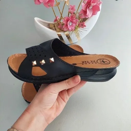 original-256.webp صندل طبی زنانه نگین دار مشکی با کفی آناتومیک و زیره ضد لغزش - تصویر 1